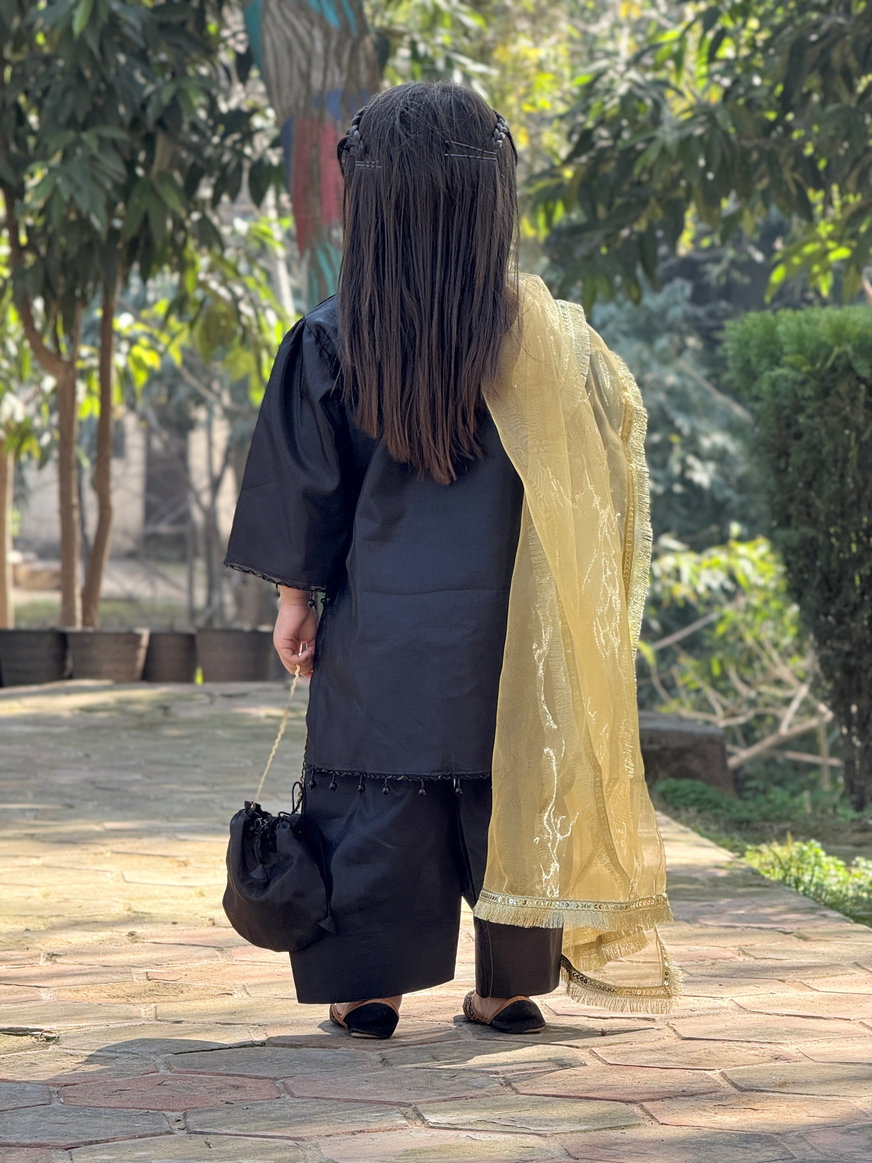 4- Pcs Hand Embellishment, Farshi Shalwar & Elegant Dupatta