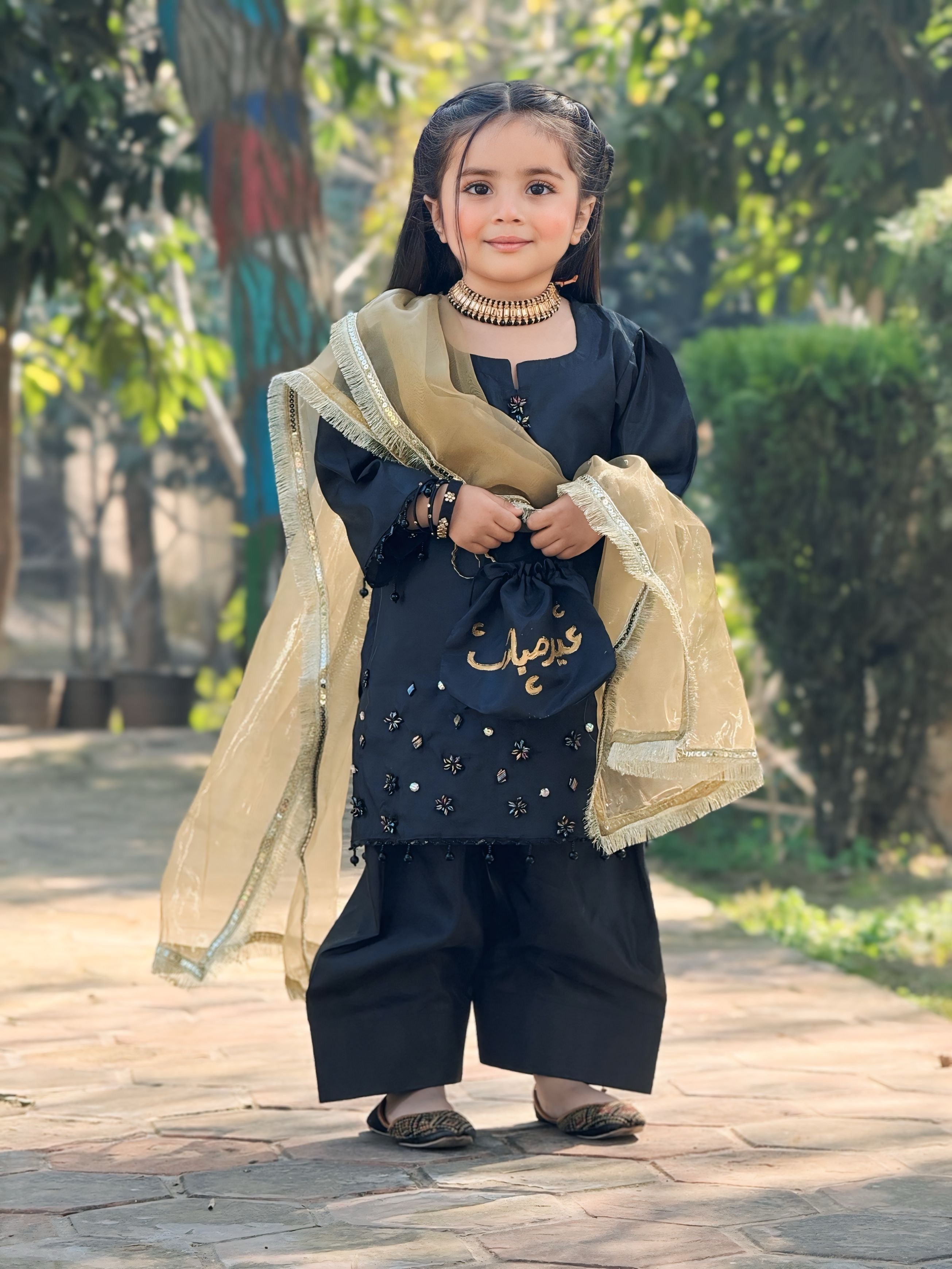 4- Pcs Hand Embellishment, Farshi Shalwar & Elegant Dupatta